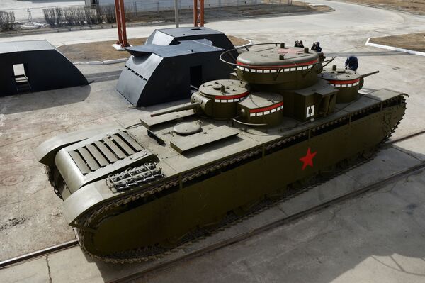 Un char T-35 avec cinq tourelles a été reconstitué dans l’Oural - Sputnik Afrique