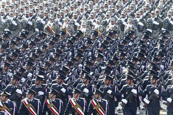 Défilé militaire en l’honneur de la Journée nationale de l’Armée à Téhéran - Sputnik Afrique