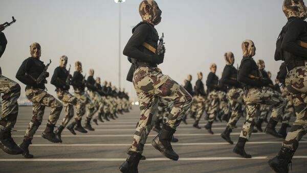 In this Sept. 17, 2015 file photo, Saudi security forces take part in a military parade in preparation for the annual Hajj pilgrimage in Mecca, Saudi Arabia. - Sputnik Afrique