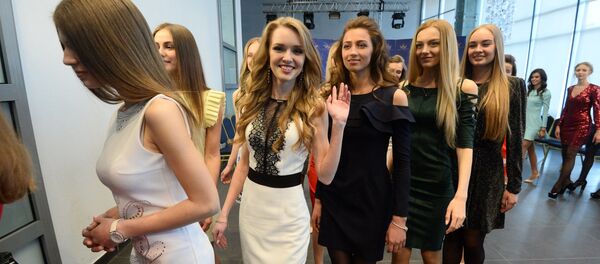 Les finalistes du concours de beauté Miss Biélorussie 2018 - Sputnik Afrique