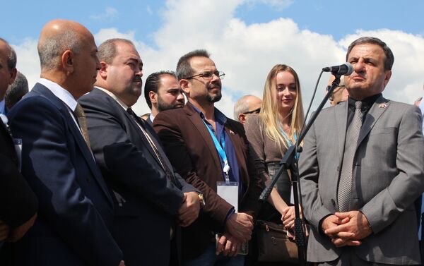 Le gouverneur de la province de Lattaquié, Ibrahim Khodr al-Salem, tient un discours lors de la cérémonie d’ouverture d’une allée de l’amitié russo-syrienne - Sputnik Afrique
