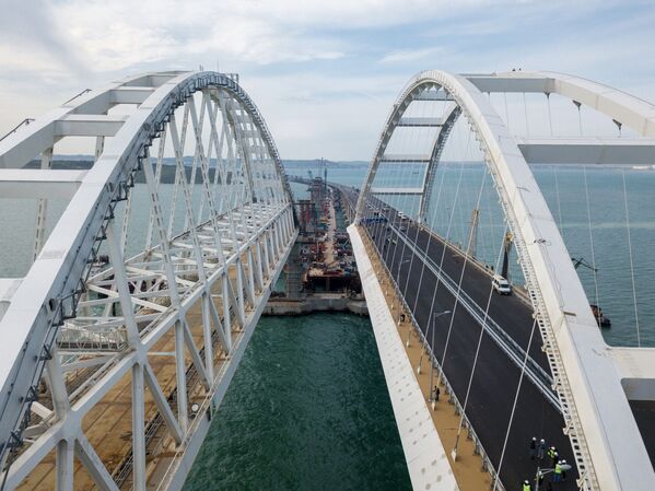Construction du pont routier de Crimée - Sputnik Afrique