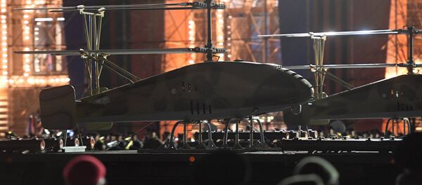 Un hélicoptère de la famille Korsar pendant la répitition du défilé militaire sur la place Rouge - Sputnik Afrique