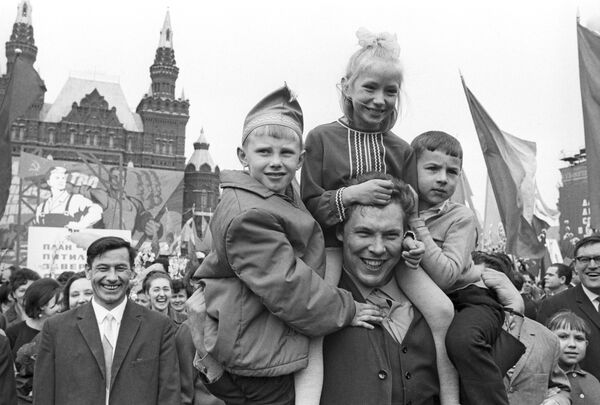Comment était célébrée la Journée internationale des travailleurs en URSS - Sputnik Afrique