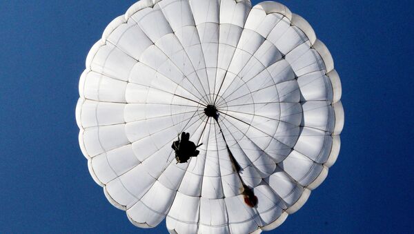 Un parachute - Sputnik Afrique