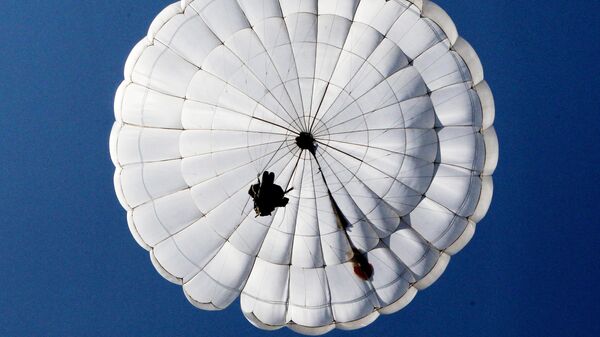 Un parachute - Sputnik Afrique