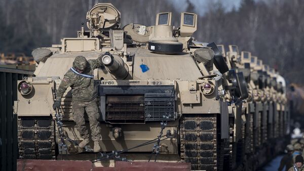 Des chars américains Abrams arrivent en Lituanie, en février 2017 - Sputnik Afrique