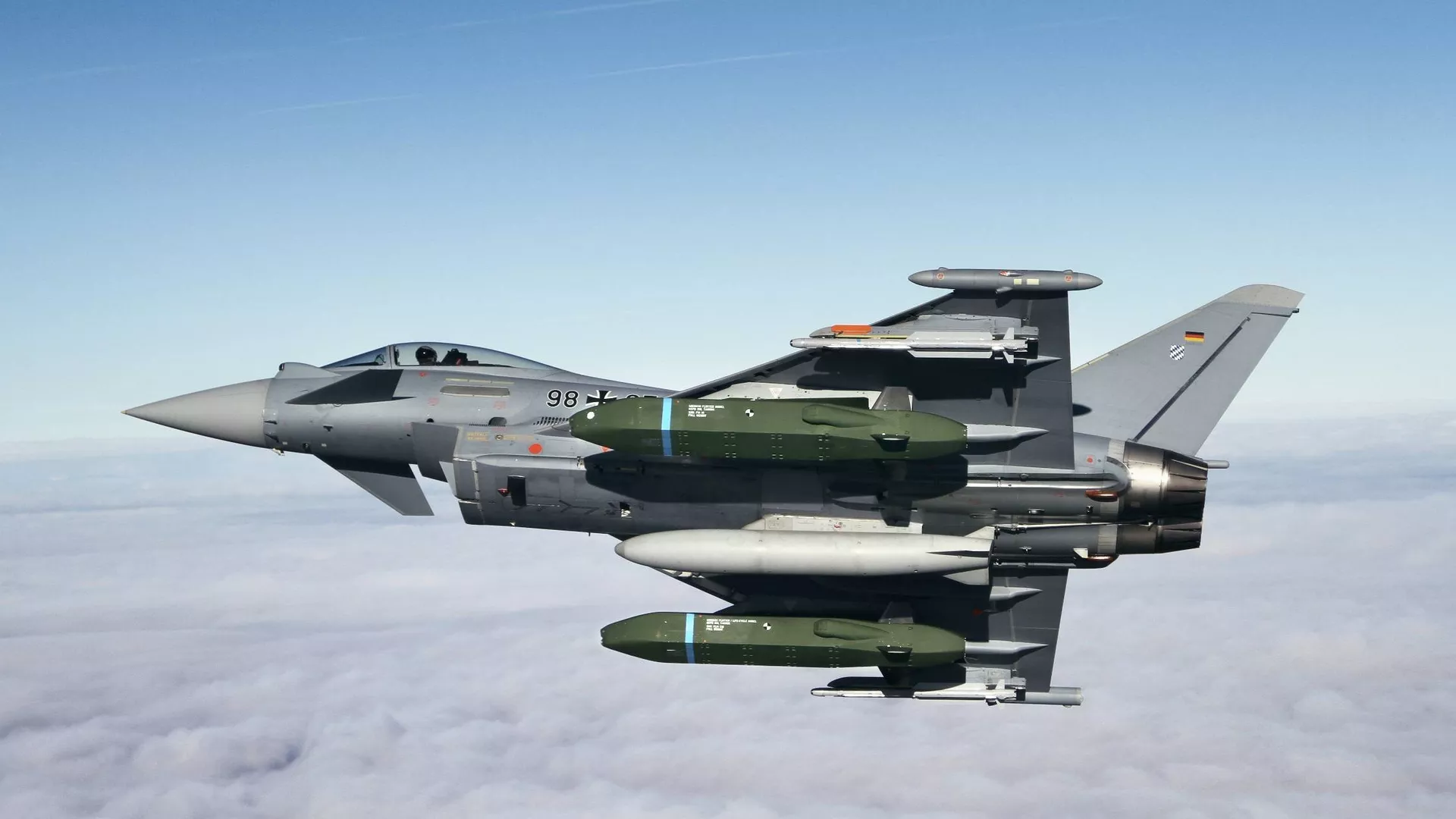 Eurofighter Typhoon Flight tests with Taurus KEPD 350 missile - Sputnik Afrique, 1920, 28.05.2025