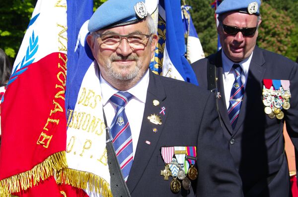 Noyer-Saint-Martin : Commémoration du 73e anniversaire de la Victoire au Cimetière soviétique Noyer-Saint-Martin : Commémoration du 73e anniversaire de la Victoire au Cimetière soviétique - Sputnik Afrique