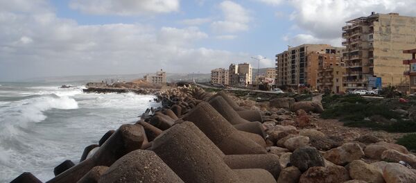 A picture taken on February 21, 2016 shows the sea shore of the eastern coastal Libyan city of Derna - Sputnik Afrique
