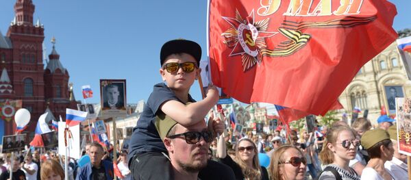 Акция Бессмертный полк в Москве - Sputnik Afrique