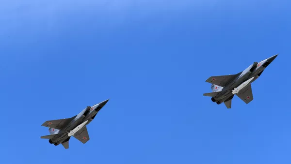 Des chasseurs polyvalents MiG-31 avec des fusées hypersoniques Kinjal - Sputnik Afrique