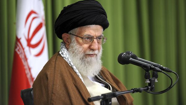 In this photo released by an official website of the office of the Iranian supreme leader, Supreme Leader Ayatollah Ali Khamenei speaks at a meeting in Tehran, Iran, Wednesday, Oct. 18, 2017 - Sputnik Afrique