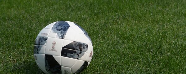 Telstar 18, le ballon officiel de la Coupe du monde 2018 - Sputnik Afrique