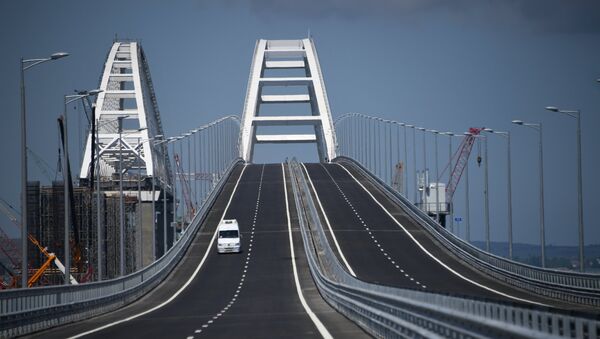 Crimean bridge opens for automobile transport - Sputnik Afrique