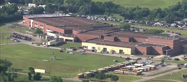 This image taken from video shows the campus of Santa Fe High School, Friday, May 18, 2018, in Santa Fe, Texas - Sputnik Afrique