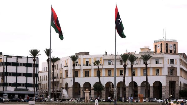 A picture shows Tripoli's Martyrs square, which used to be called the Green Square during the dictatorship of slain Libyan dictator Moamer Kadhafi, in the Libyan capital Tripoli on October 20, 2015. - Sputnik Afrique