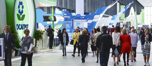 В конгрессно-выставочном центре Экспофорум накануне открытия Санкт-Петербургского международного экономического форума. - Sputnik Afrique