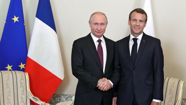 Vladimir Poutine et Emmanuel Macron - Sputnik Afrique