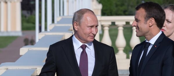 Vladimir Putin and Emmanuel Macron - Sputnik Afrique