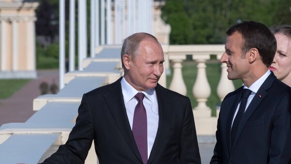 Vladimir Putin and Emmanuel Macron - Sputnik Afrique