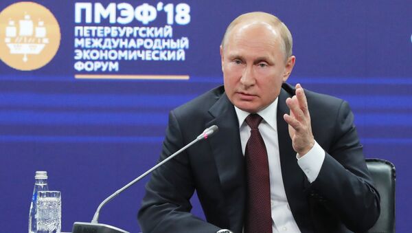 May 25, 2018. President of Russia Vladimir Putin during Russia-France Business Dialogue at the St. Petersburg International Economic Forum - Sputnik Afrique