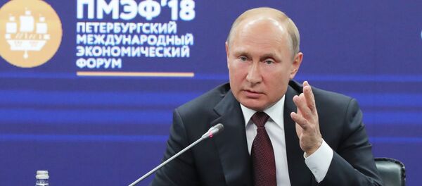 May 25, 2018. President of Russia Vladimir Putin during Russia-France Business Dialogue at the St. Petersburg International Economic Forum - Sputnik Afrique