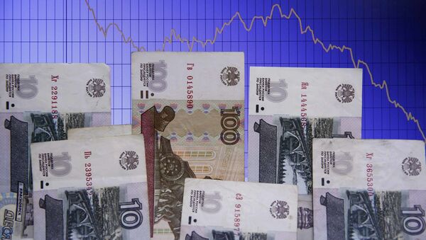 Банкноты российского рубля на графике курса валют - Sputnik Afrique