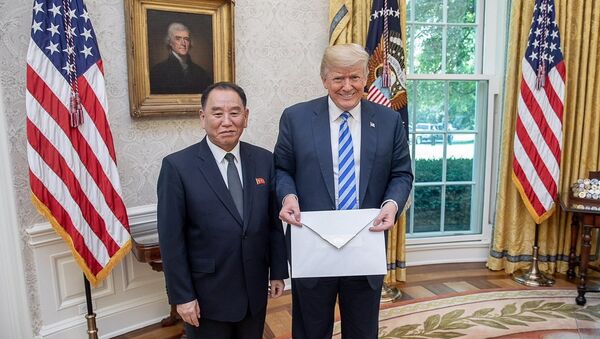 Que signifie cette lettre géante de Kim à Trump? Twitter cherche une réponse - Sputnik Afrique