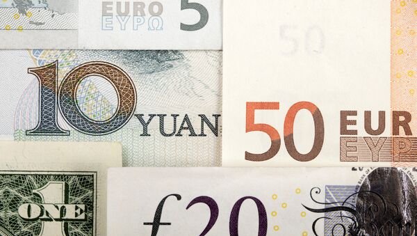 Billetes de euro, dólares estadounidenses, libras y yuanes - Sputnik Afrique