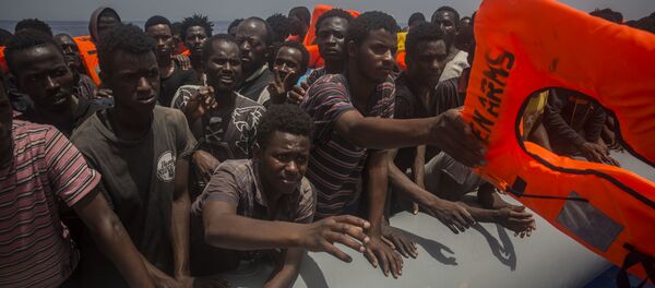 Flüchtlinge im Mittelmeer (Symbolbild) - Sputnik Afrique