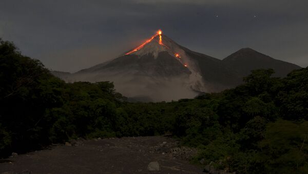 Le volcan Fuego (Guatemala) - Sputnik Afrique