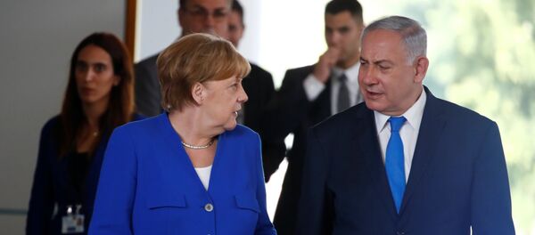 German Chancellor Angela Merkel and Israeli Prime Minister Benjamin Netanyahu arrive for a news conference in Berlin, Germany, June 4, 2018. - Sputnik Afrique