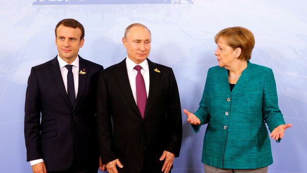 Emmanuel Macron, Vladimir Poutine et Angela Merkel - Sputnik Afrique