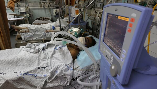 A Gaza, un Palestinien grièvement blessé par une grenade lacrymogène reçue en plein visage - Sputnik Afrique