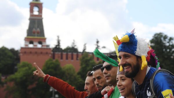 Des fans de foot au Mondial 2018 à Moscou - Sputnik Afrique