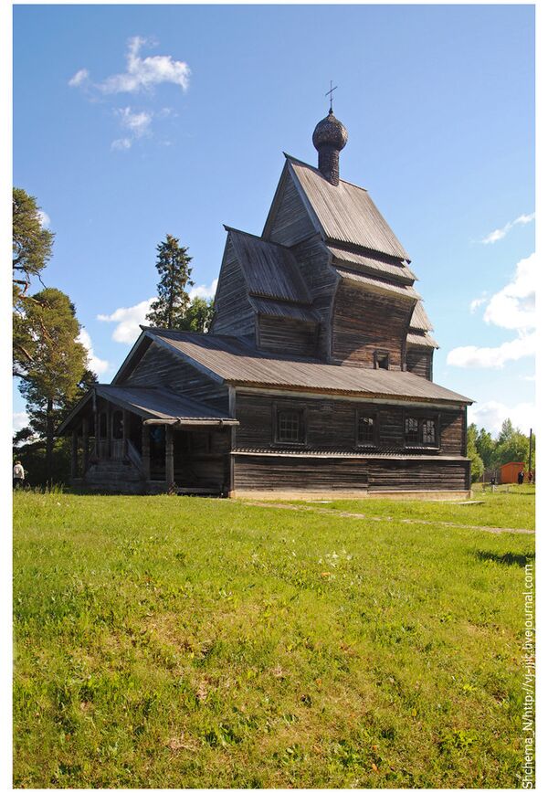 Église Saint-Georges d’Iouksovitchi (1493), l’une des plus anciennes églises en bois conservées en Russie et la seule qui se trouve à son emplacement initial (les deux autres ayant été transférées dans des musées). - Sputnik Afrique