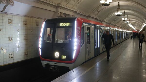 La rame Moskva dans le métro de Moscou - Sputnik Afrique