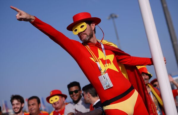 Du bonhomme gonflable à Superman: les déguisements des supporteurs lors du Mondial 2018 - Sputnik Afrique
