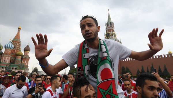 Les fans de football de la Coupe du Monde 2018 à Moscou - Sputnik Afrique