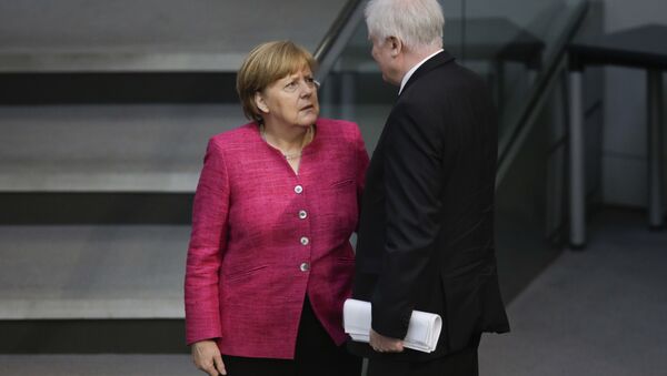 Bundeskanzlerin Angela Merkel und Bundesinnenminister Horst Seehofer in Bundsetag - Sputnik Afrique