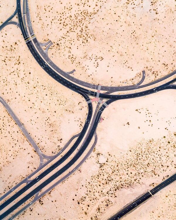 Royaume des sables: le désert engloutit les autoroutes des Emirats arabes unis - Sputnik Afrique