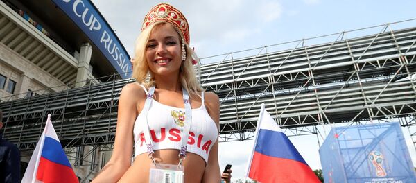 Болельщики перед матчем открытия ЧМ-2018 по футболу между сборными России и Саудовской Аравии - Sputnik Afrique