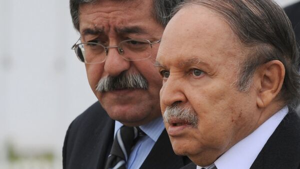 Le Président algérien Abdelaziz Bouteflika et son Premier ministre Ahmed Ouyahia - Sputnik Afrique