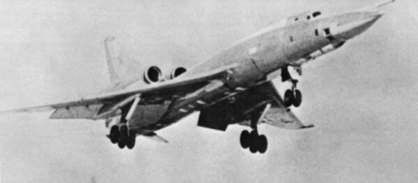 Советский самолет Ту-22 во время взлета - Sputnik Afrique