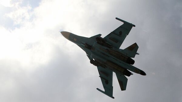 Des avions russes Su-34 en action dans une zone de l'opération spéciale - vidéo
