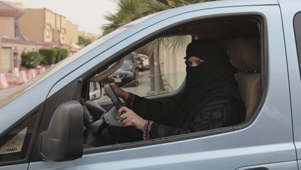 Femmes au volant en Arabie saoudite - Sputnik Afrique