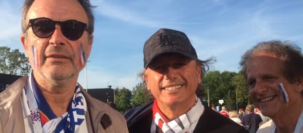 Les supporteurs s'expriment après le match Danemark-France qui a eu lieu à Moscou - Sputnik Afrique