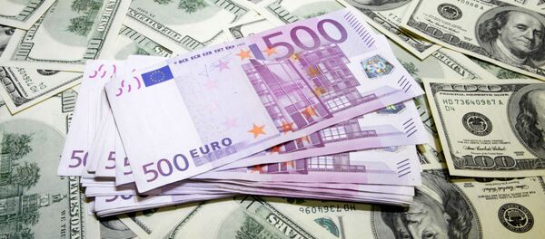 Des dollars et des euros - Sputnik Afrique
