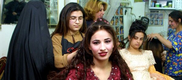 Pourquoi aujourd’hui en Irak une fiancée qui travaille a-t-elle tant de perspectives? - Sputnik Afrique